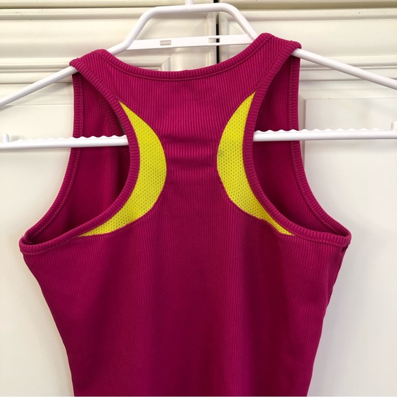 Under Armour girl’s tank top - Picture 5 of 8